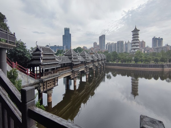 长沙烈士公园风雨桥.jpg